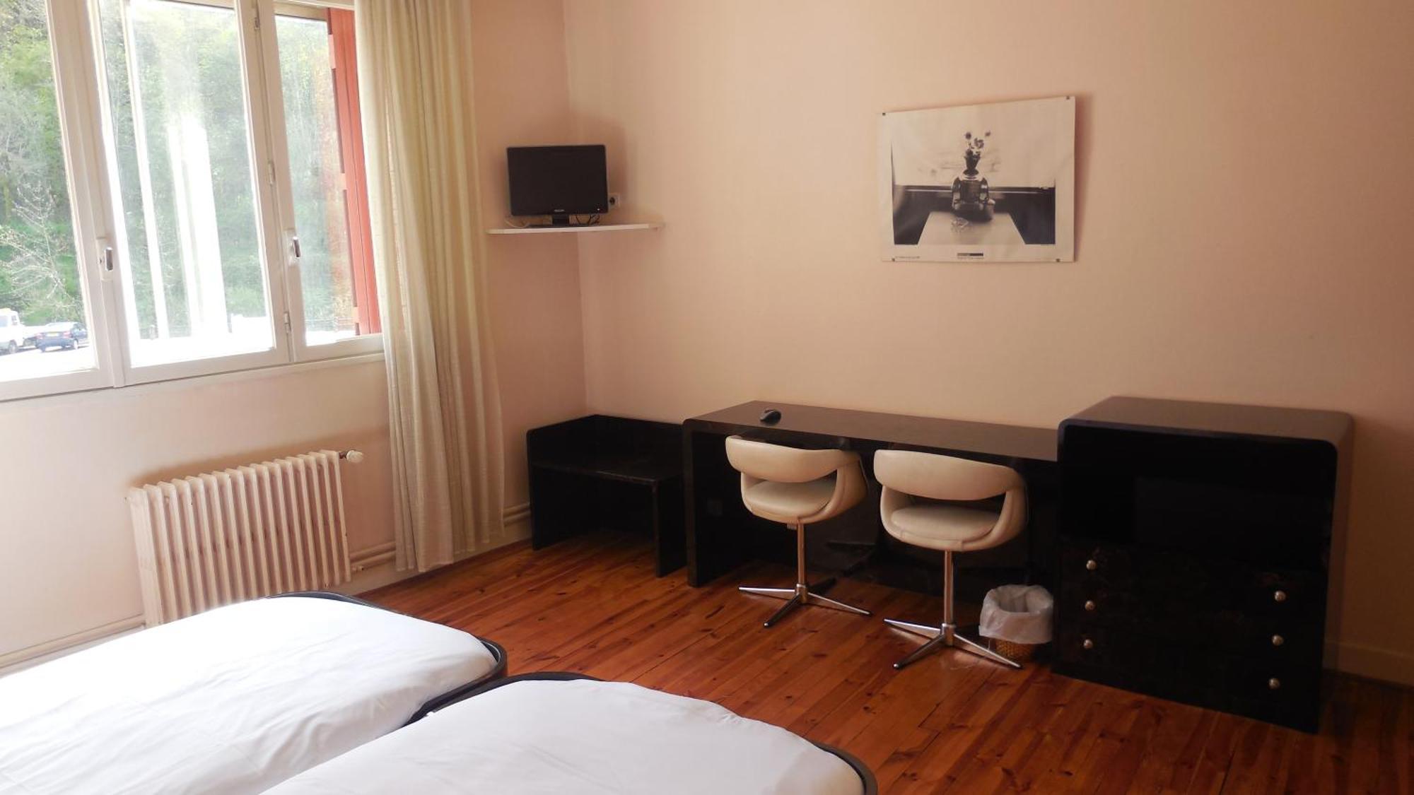 Logis Hotel Restaurant Des Voyageurs Pont-de-Salars Habitación foto