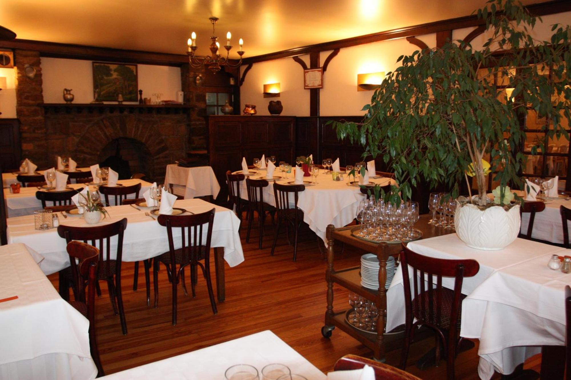 Logis Hotel Restaurant Des Voyageurs Pont-de-Salars Habitación foto