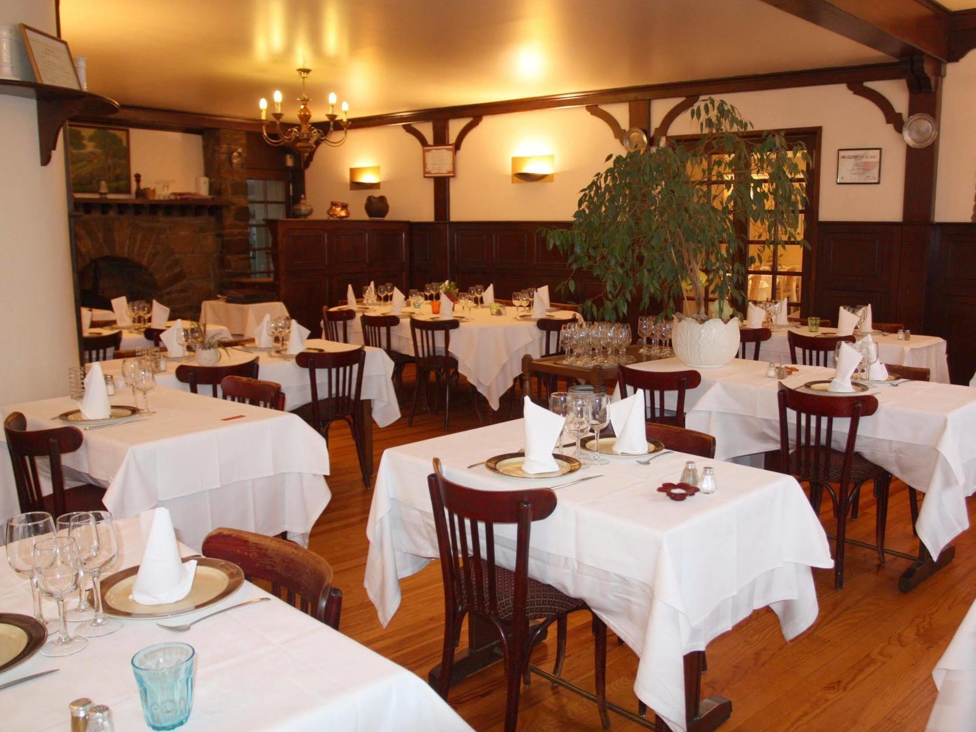 Logis Hotel Restaurant Des Voyageurs Pont-de-Salars Exterior foto